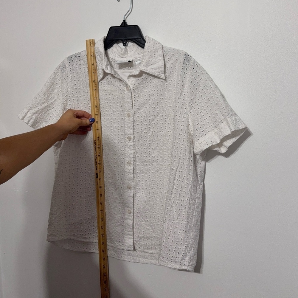 Alfred Dunner White Floral Eyelet Button Top size 16 - Picture 7 of 8